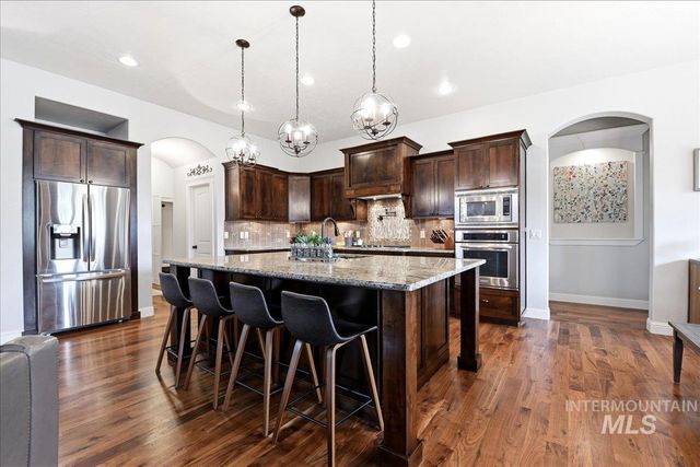 11538 W Sharpthorn Dr, Boise, ID 83709