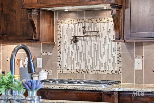 11538 W Sharpthorn Dr, Boise, ID 83709