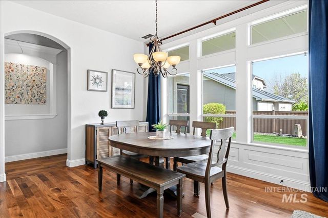 11538 W Sharpthorn Dr, Boise, ID 83709