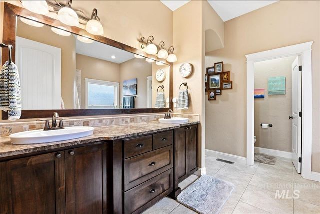 11538 W Sharpthorn Dr, Boise, ID 83709