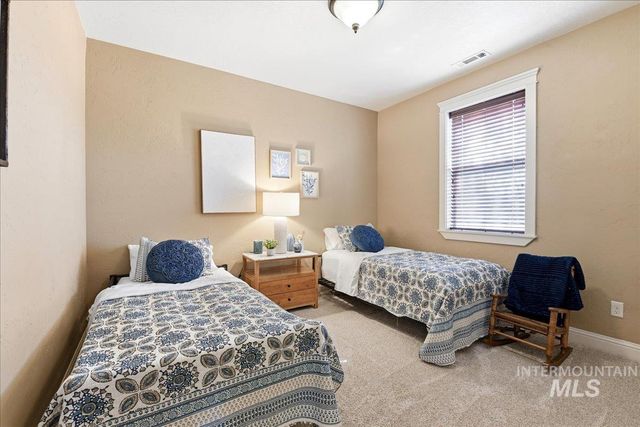 11538 W Sharpthorn Dr, Boise, ID 83709