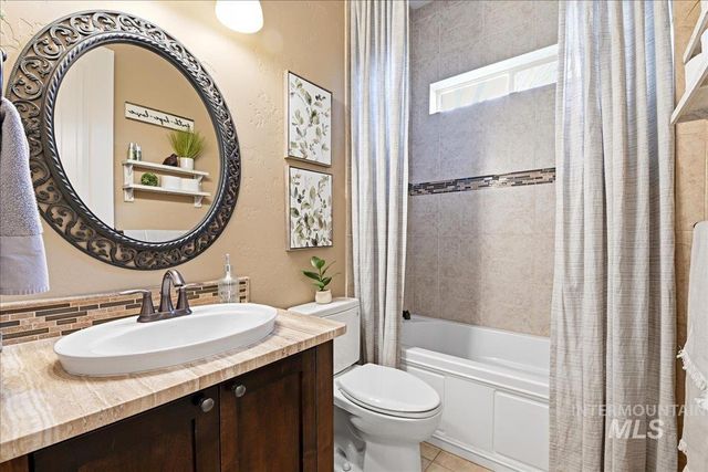 11538 W Sharpthorn Dr, Boise, ID 83709