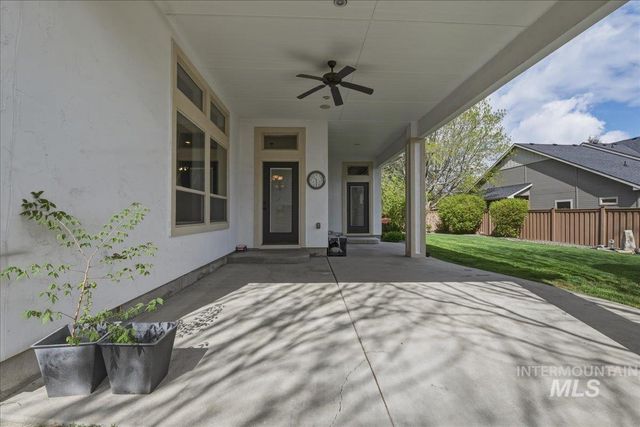 11538 W Sharpthorn Dr, Boise, ID 83709