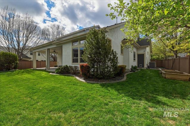 11538 W Sharpthorn Dr, Boise, ID 83709