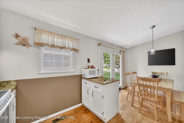 6310 Sunhollow Lane, Haslett, MI 48840