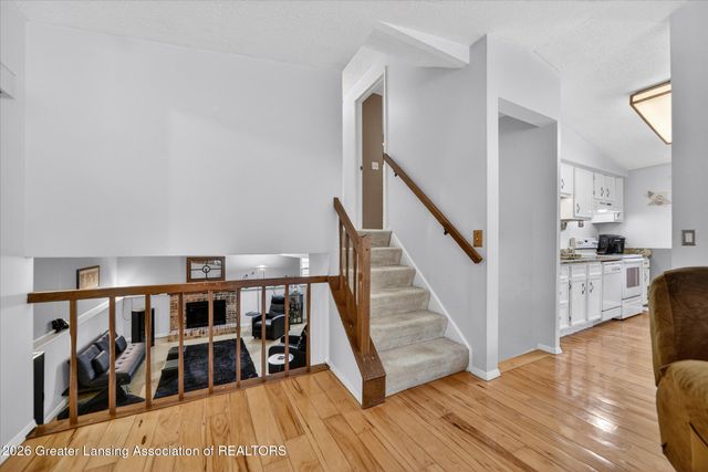 6310 Sunhollow Lane, Haslett, MI 48840