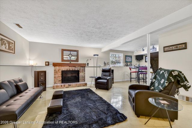 6310 Sunhollow Lane, Haslett, MI 48840