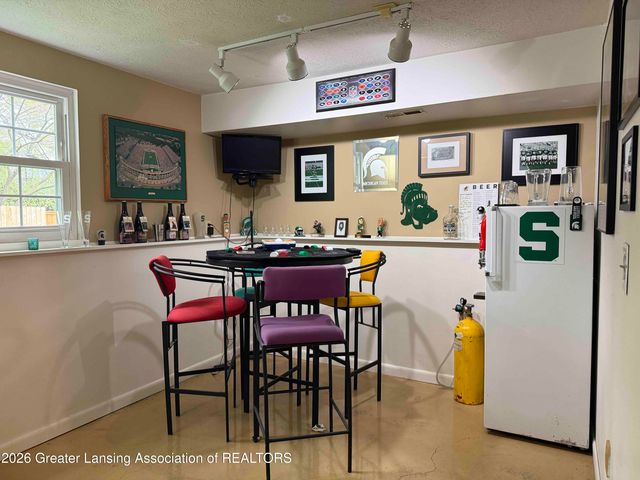 6310 Sunhollow Lane, Haslett, MI 48840