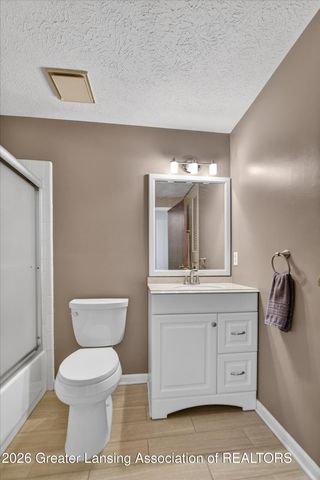 6310 Sunhollow Lane, Haslett, MI 48840