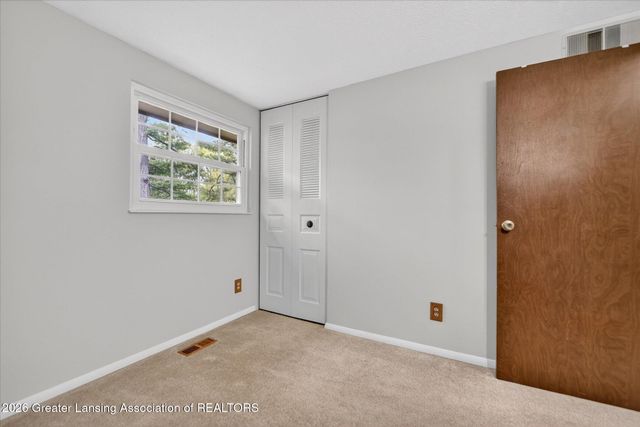 6310 Sunhollow Lane, Haslett, MI 48840