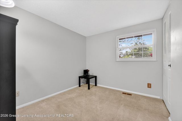 6310 Sunhollow Lane, Haslett, MI 48840