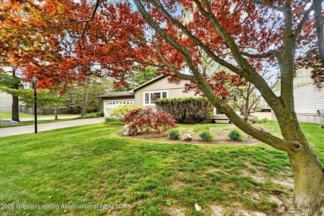 6310 Sunhollow Lane, Haslett, MI 48840