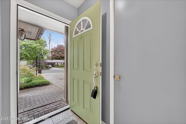 6310 Sunhollow Lane, Haslett, MI 48840