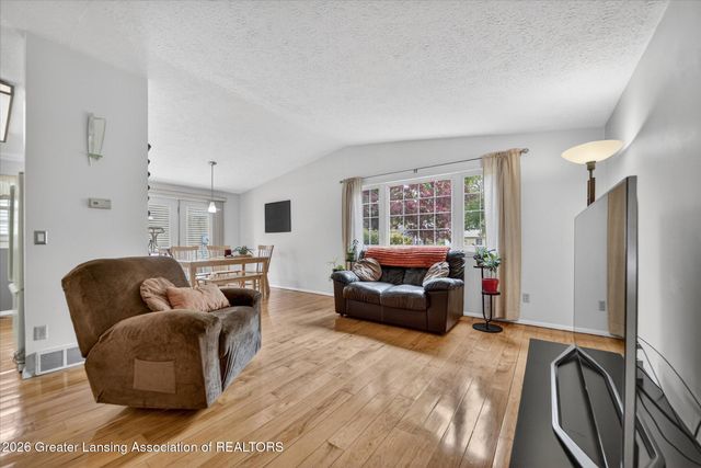 6310 Sunhollow Lane, Haslett, MI 48840