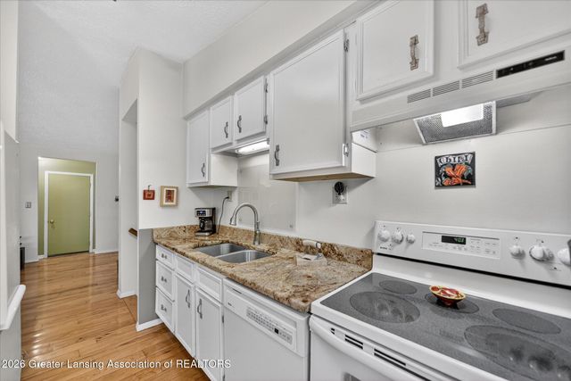 6310 Sunhollow Lane, Haslett, MI 48840