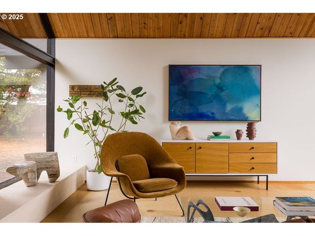 2720 Nw FOREST Ave, Beaverton, OR 97006