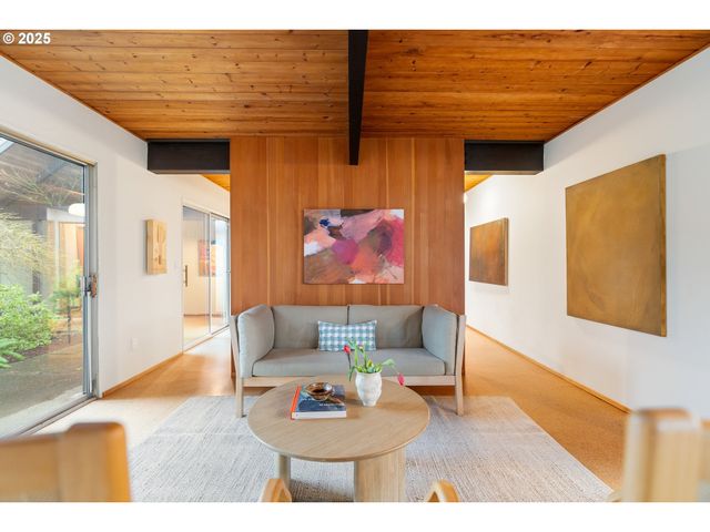 2720 Nw FOREST Ave, Beaverton, OR 97006