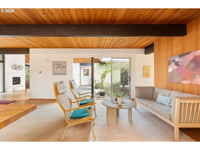 2720 Nw FOREST Ave, Beaverton, OR 97006