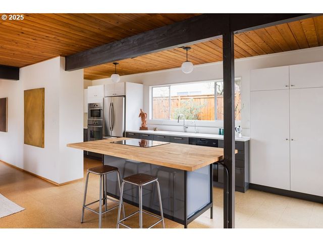 2720 Nw FOREST Ave, Beaverton, OR 97006