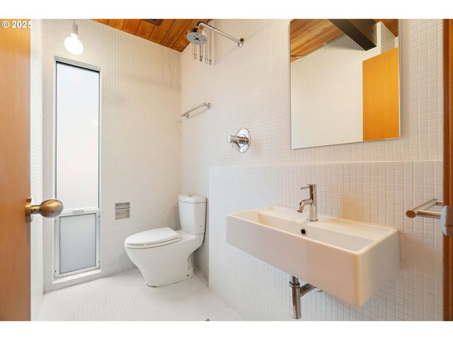 2720 Nw FOREST Ave, Beaverton, OR 97006