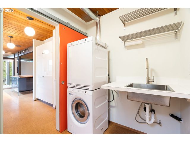 2720 Nw FOREST Ave, Beaverton, OR 97006