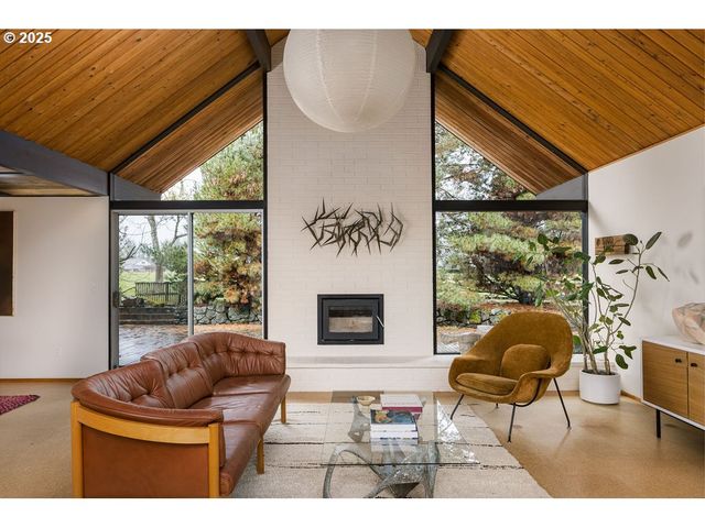 2720 Nw FOREST Ave, Beaverton, OR 97006