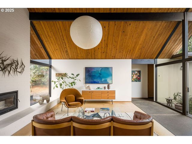 2720 Nw FOREST Ave, Beaverton, OR 97006