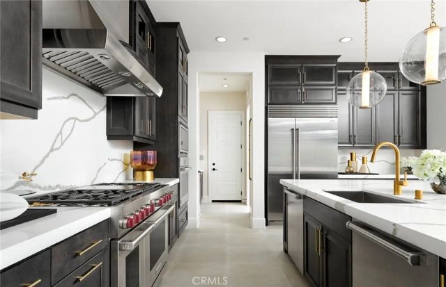 11814 Canoga Avenue, Chatsworth, CA 91311