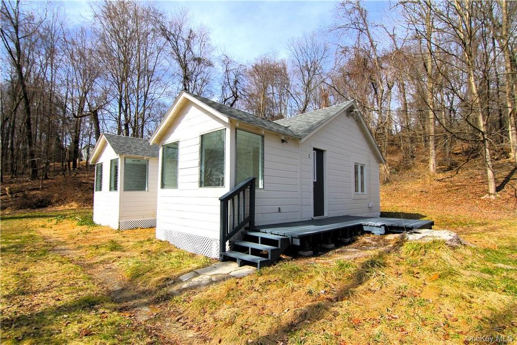 71 MILLER Road 5, Hopewell Junction, NY 12533