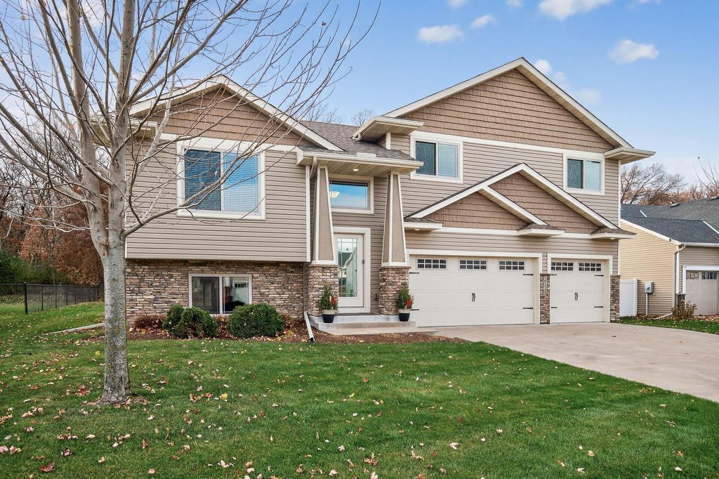 19124 Johnson Street NW, Elk River, MN 55330