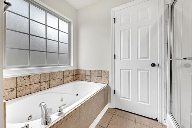 6016 S 36th Street, Rogers, AR 72758