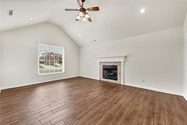 6016 S 36th Street, Rogers, AR 72758