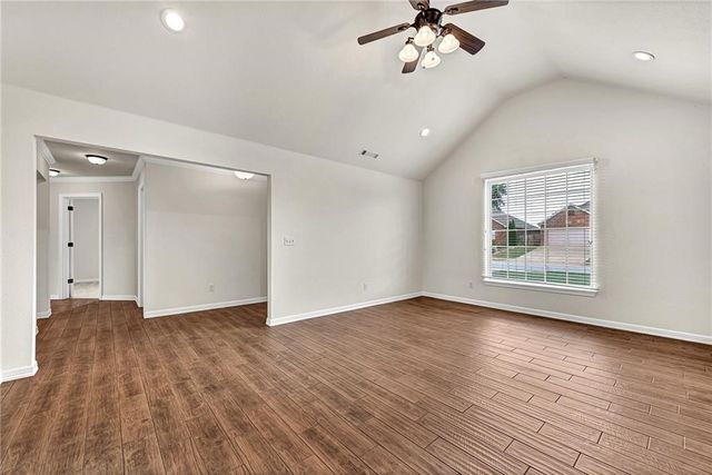 6016 S 36th Street, Rogers, AR 72758