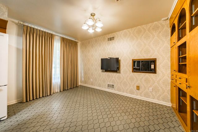 314 SE 5th Street, England, AR 72046