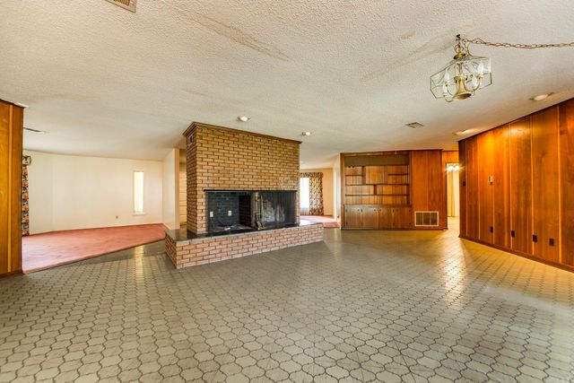 314 SE 5th Street, England, AR 72046