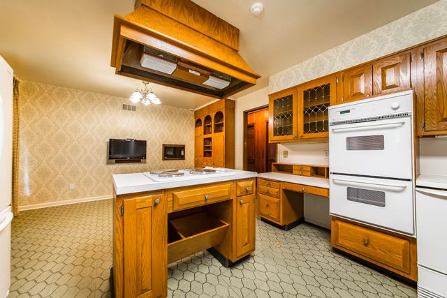 314 SE 5th Street, England, AR 72046