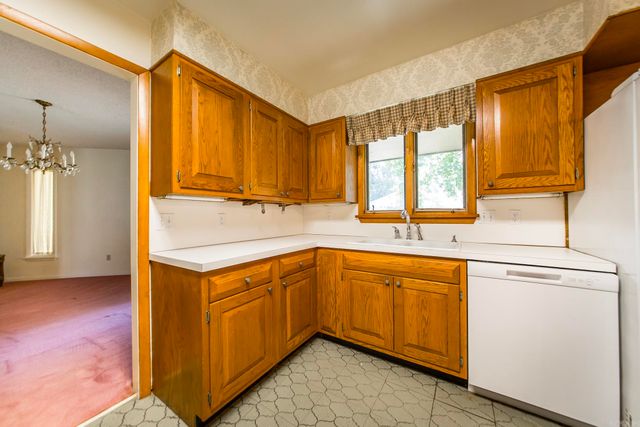 314 SE 5th Street, England, AR 72046