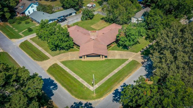 314 SE 5th Street, England, AR 72046