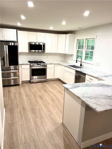 12 Wren Way Ct, Stafford, VA 22554