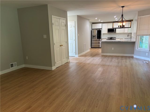 12 Wren Way Ct, Stafford, VA 22554