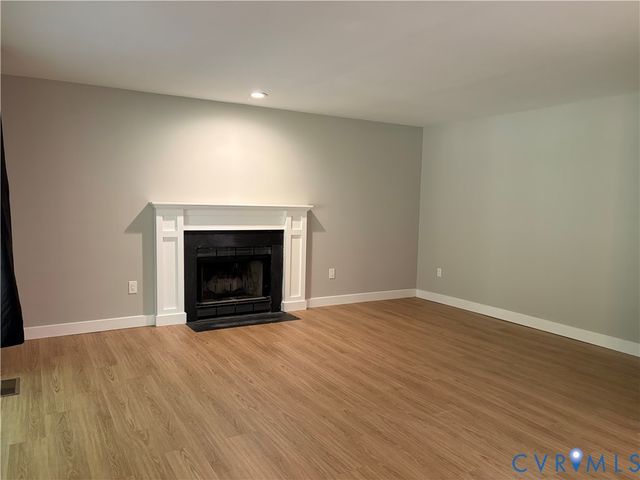 12 Wren Way Ct, Stafford, VA 22554