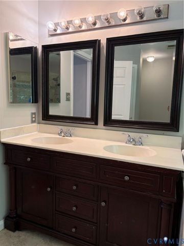 12 Wren Way Ct, Stafford, VA 22554
