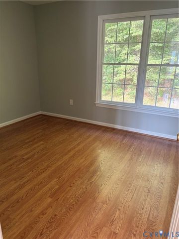 12 Wren Way Ct, Stafford, VA 22554