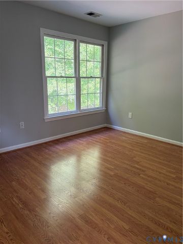 12 Wren Way Ct, Stafford, VA 22554