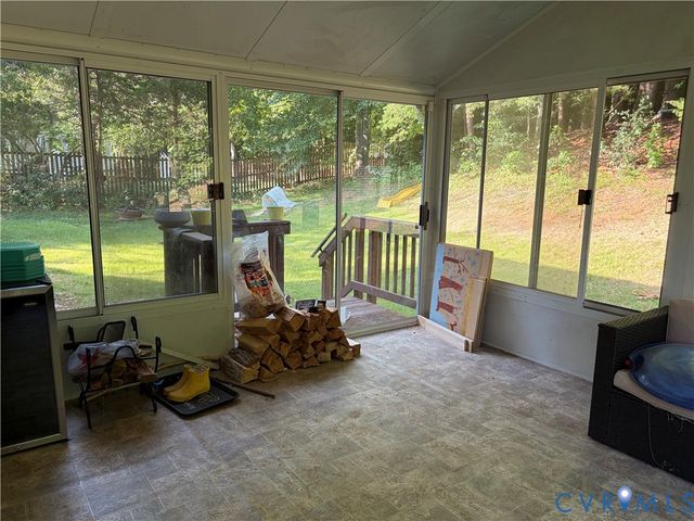 12 Wren Way Ct, Stafford, VA 22554