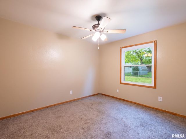 5 BRENTWOOD Court, Pekin, IL 61554