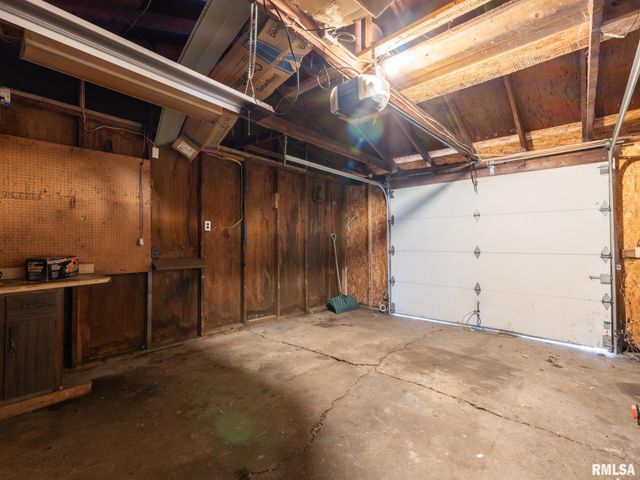5 BRENTWOOD Court, Pekin, IL 61554