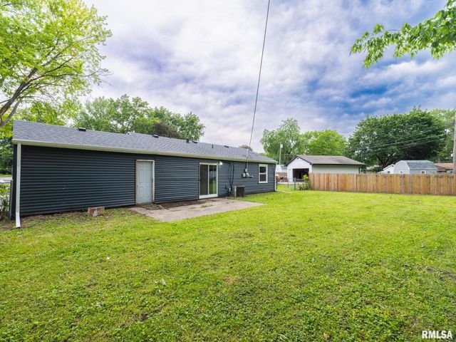 5 BRENTWOOD Court, Pekin, IL 61554