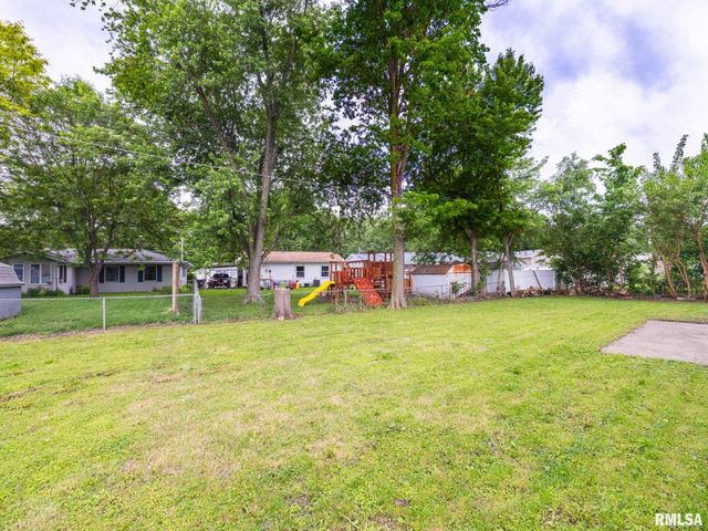 5 BRENTWOOD Court, Pekin, IL 61554