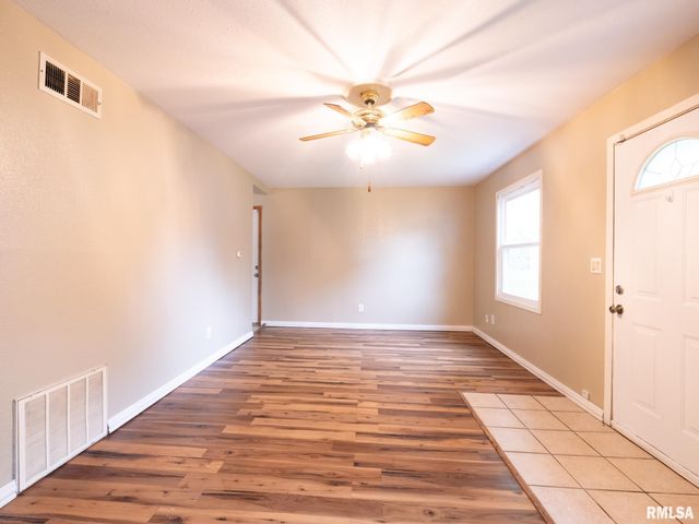 5 BRENTWOOD Court, Pekin, IL 61554